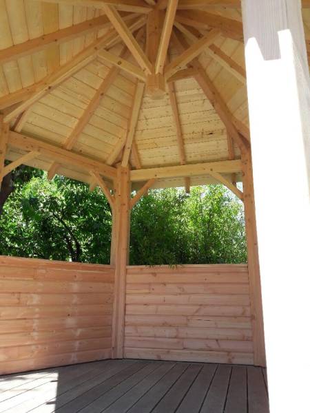 Fabrication de charpente traditionnelle en bois massif avec assemblage artisanal pour toiture sur mesure à Flourens en Haute-Garonne et ses environs